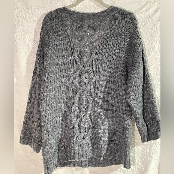 American Eagle Gray Sweater Size Small - Picture 2 of 3